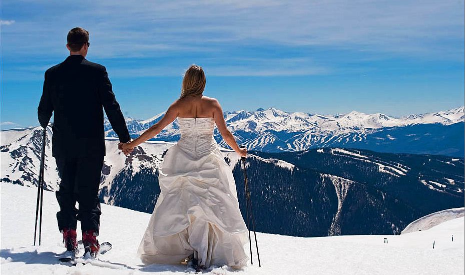 państwo młodzi na nartach